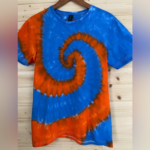 Small Unisex GILDAN Soft Style Blue Orange Spiral Tie-Dye Unique Handmade TShirt - Picture 1 of 8